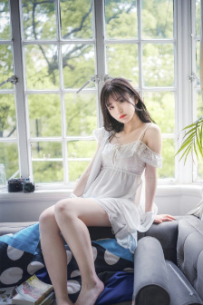 商务旅行中戴绿色帽子的女老板同行台词