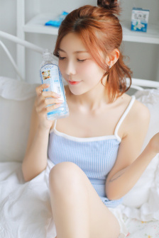 人乳VIFEOD巨大吃奶